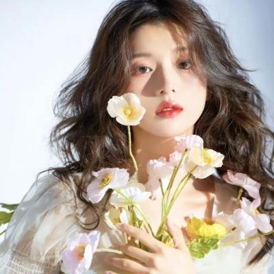 与一位女士合影